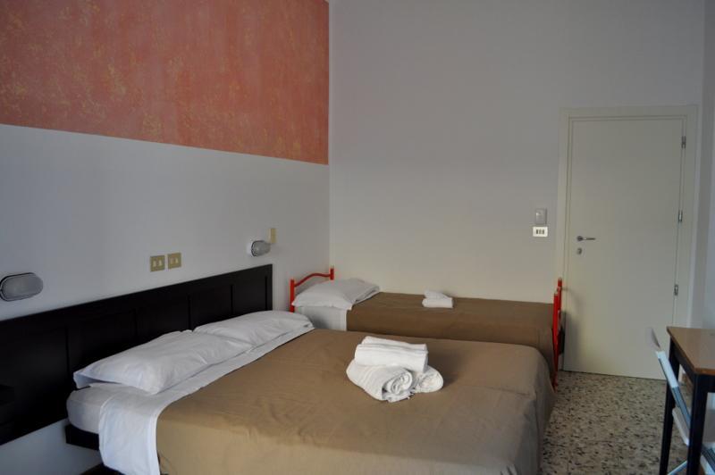 Hotel Urano กัตตอลิกา ภายนอก รูปภาพ
