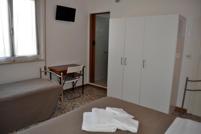 Hotel Urano กัตตอลิกา ภายนอก รูปภาพ