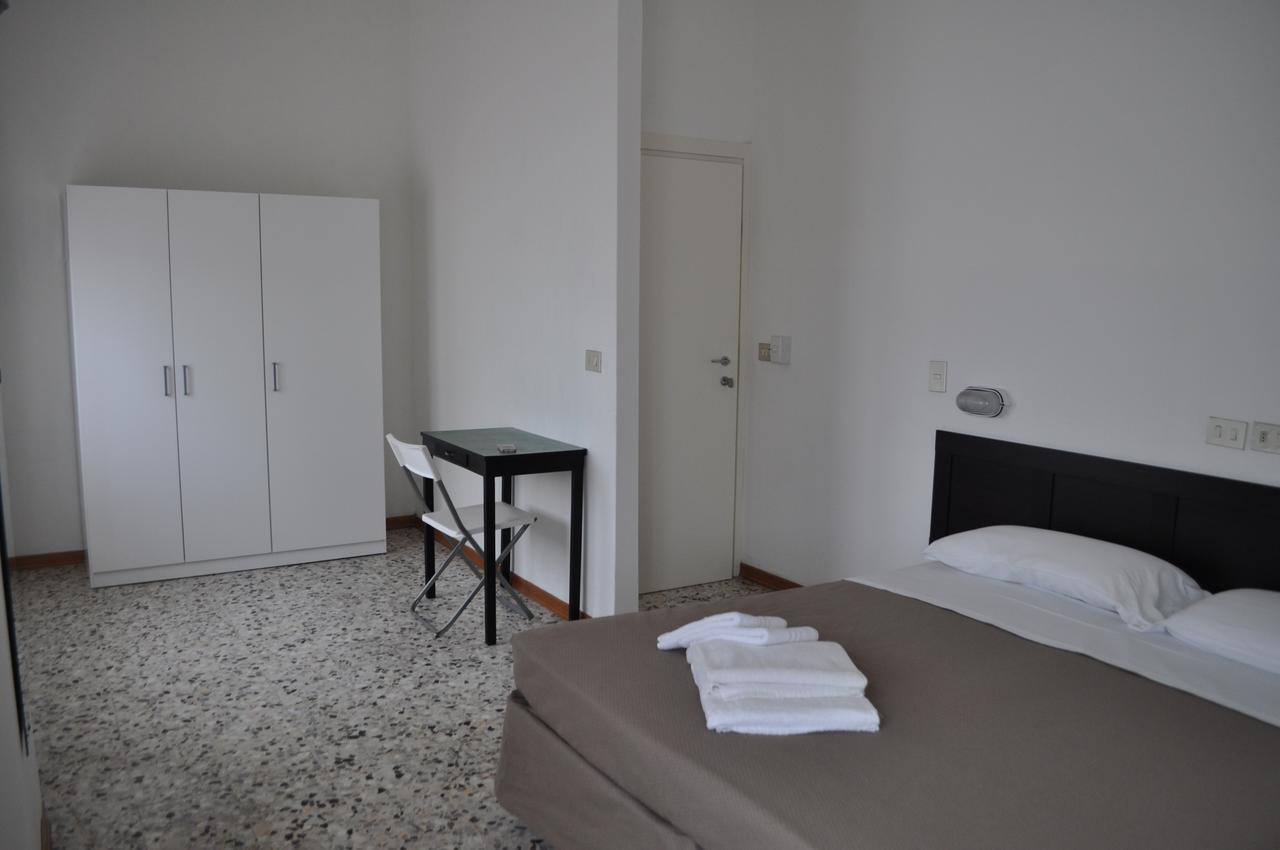 Hotel Urano กัตตอลิกา ภายนอก รูปภาพ