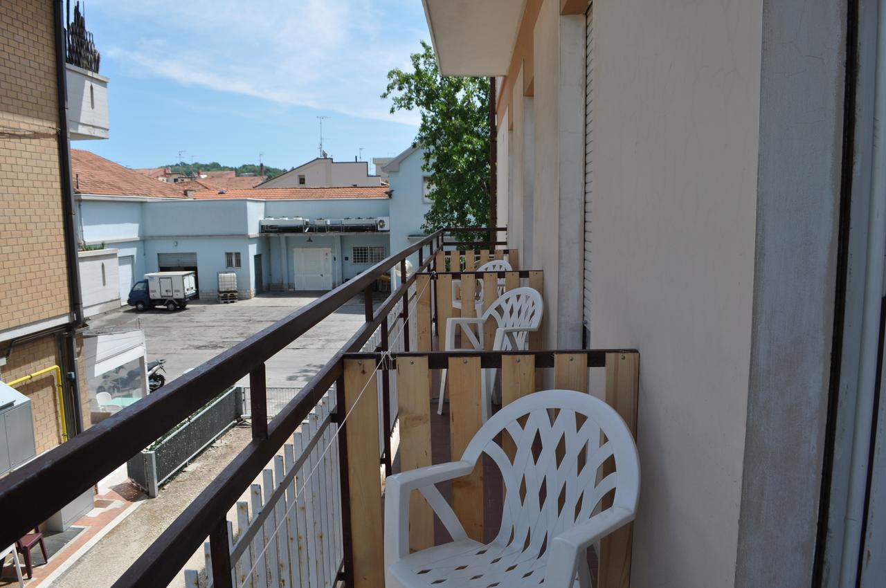 Hotel Urano กัตตอลิกา ภายนอก รูปภาพ