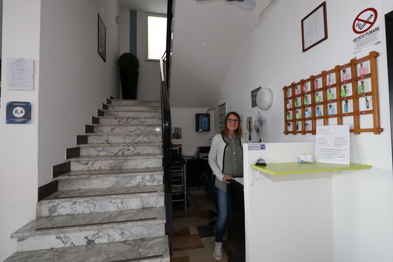 Hotel Urano กัตตอลิกา ภายนอก รูปภาพ