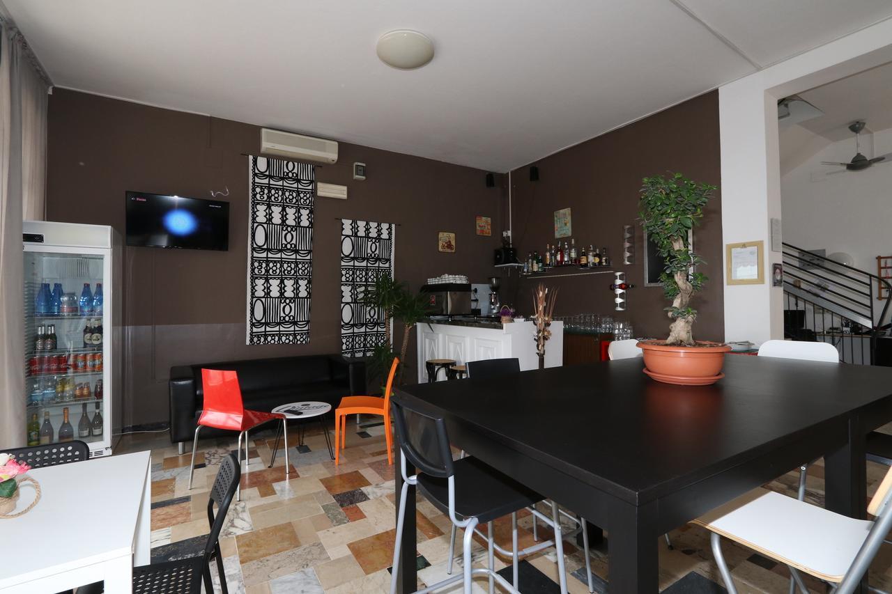 Hotel Urano กัตตอลิกา ภายนอก รูปภาพ