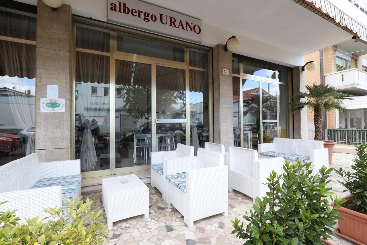 Hotel Urano กัตตอลิกา ภายนอก รูปภาพ