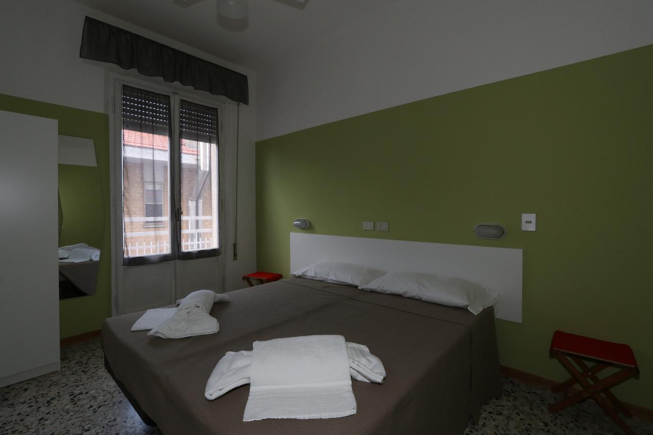 Hotel Urano กัตตอลิกา ภายนอก รูปภาพ