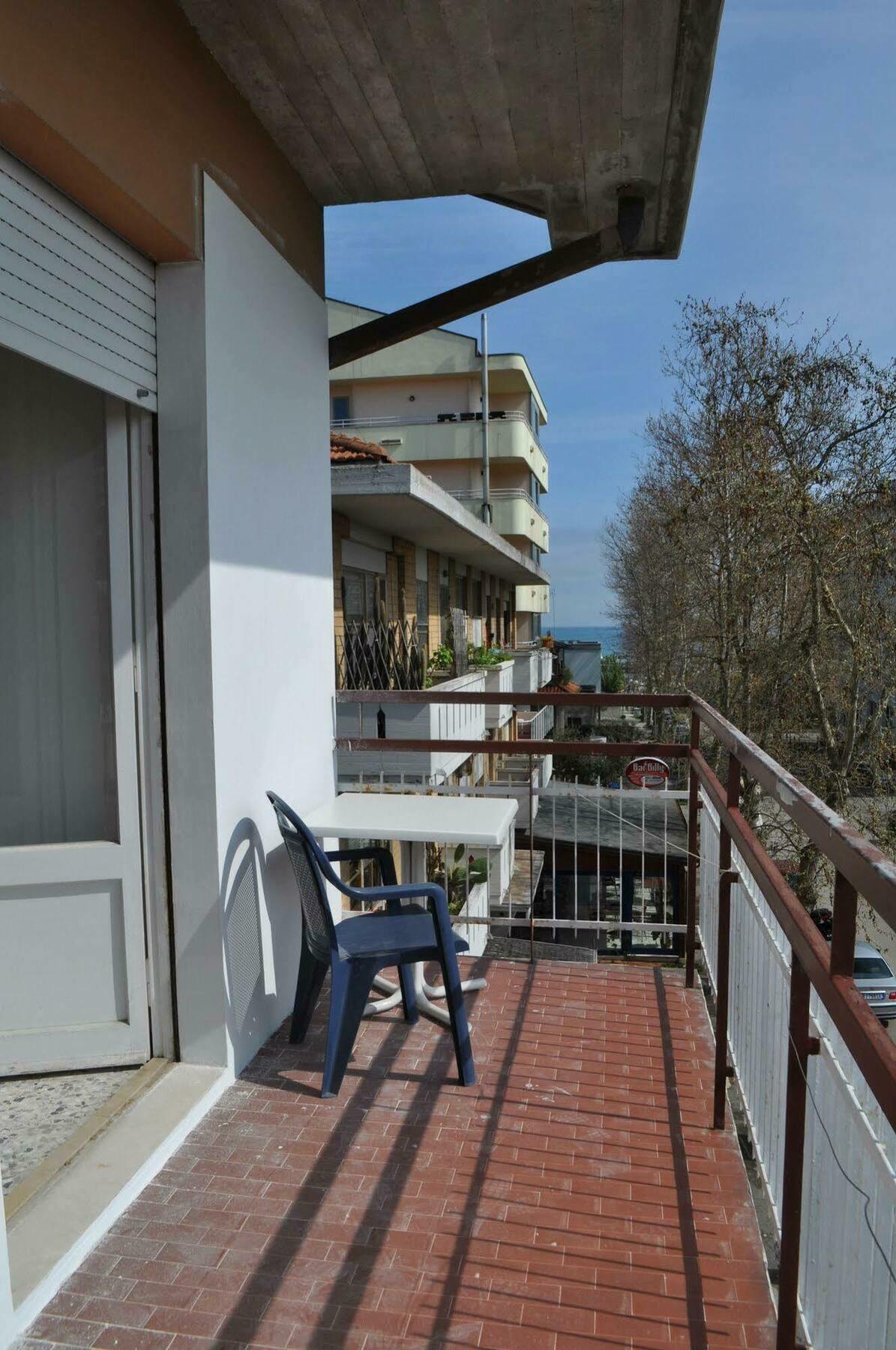 Hotel Urano กัตตอลิกา ภายนอก รูปภาพ