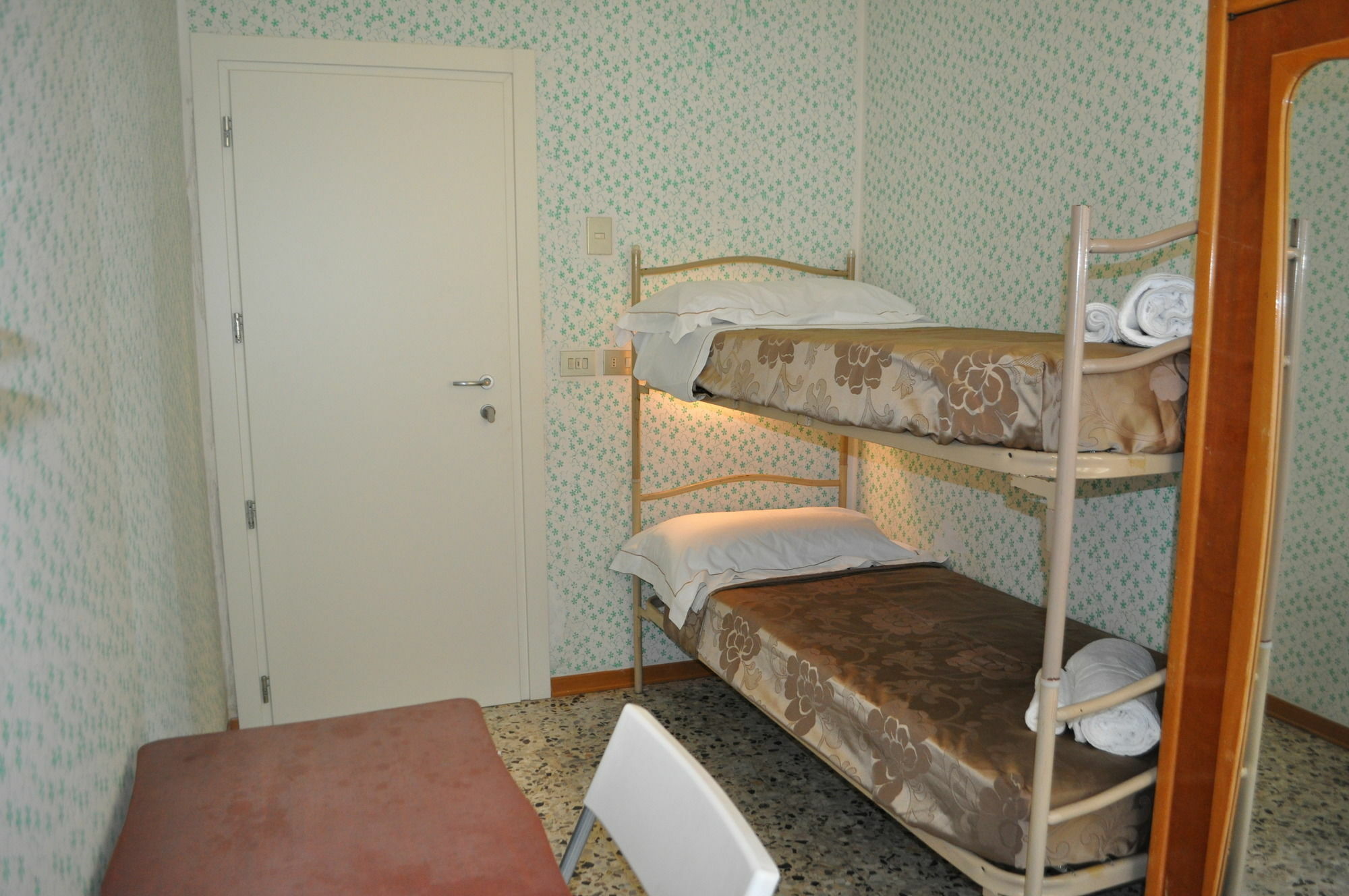Hotel Urano กัตตอลิกา ภายนอก รูปภาพ